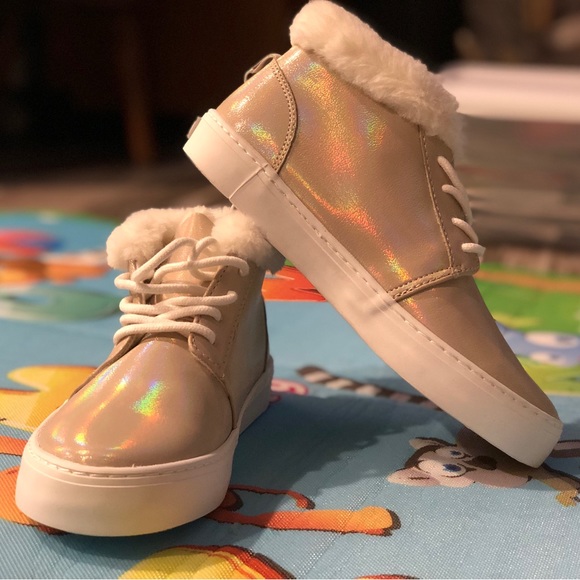 Old Navy Other - Old Navy Girls iridescent casual gold faux fur sneaker